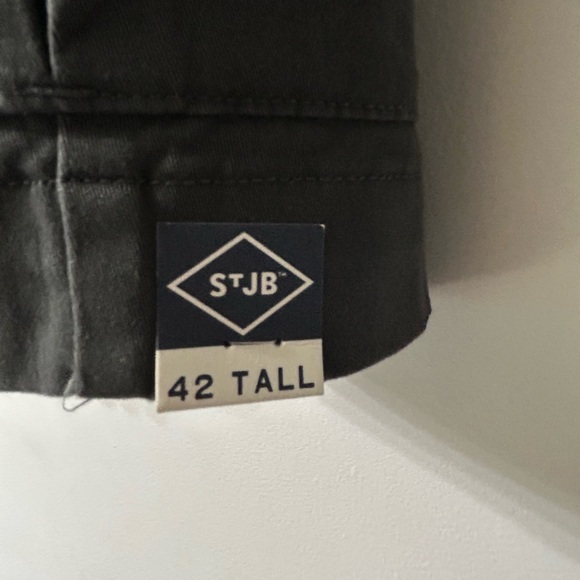 St. John’s Bay Men's Dark Grey 6 Pocket Cargo Shorts 42 Tall NWT - Picture 4 of 11